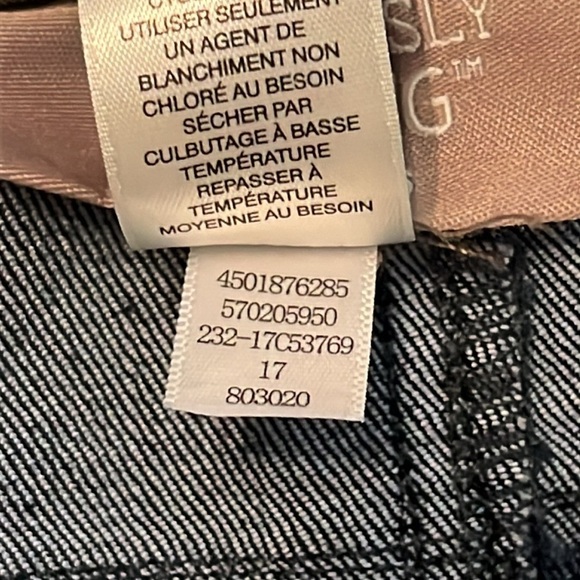 Chico's Fabulously Slimming Dark Wash Crop Blue Jeans Chico's Size 3/US Size 16 - Picture 9 of 15